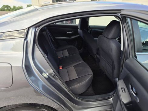 Used 2021 Nissan Sentra SV FWD image 17