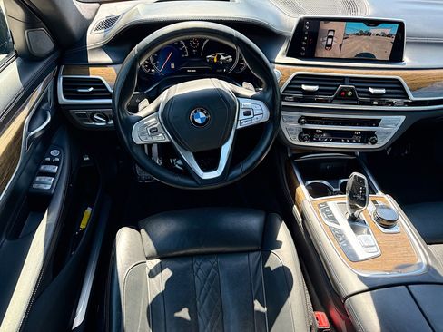Used 2019 BMW 750i xDrive w/ Executive Package AWD/4WD image 17