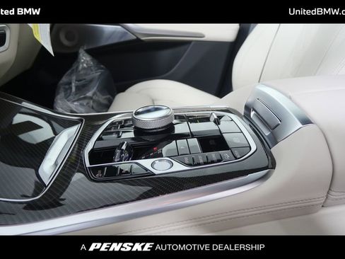 New 2026 BMW X7 M60i image 24