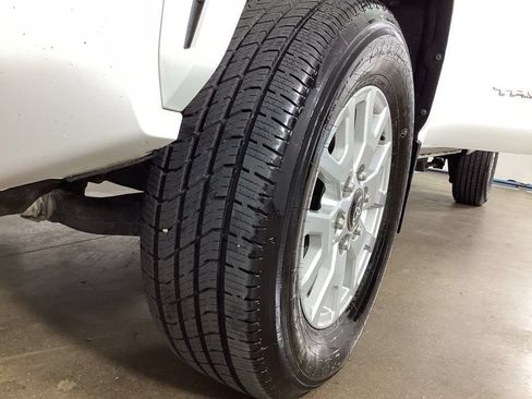 Used 2024 Toyota Tacoma SR5 AWD/4WD image 27