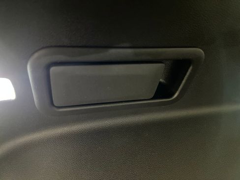 Used 2025 Chevrolet Blazer LT FWD image 31