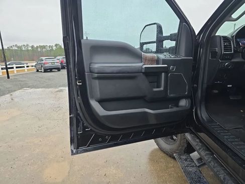 Used 2019 Ford F250 Lariat w/ Lariat Ultimate Package image 42