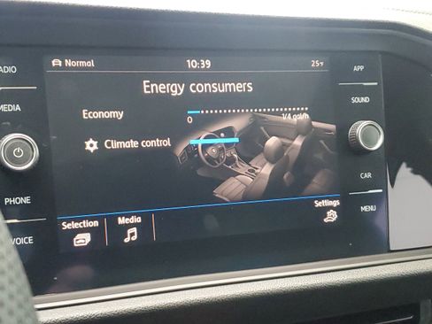 Used 2019 Volkswagen Jetta SEL w/ Cold Weather Package image 18