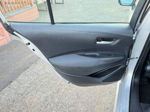 Used 2021 Toyota Corolla LE image 28