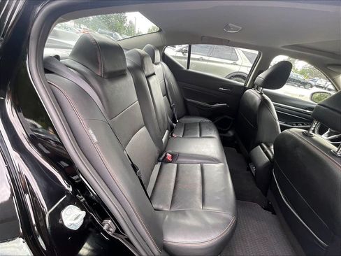 Used 2024 Nissan Altima 2.5 SR w/ SR Premium Package FWD image 19
