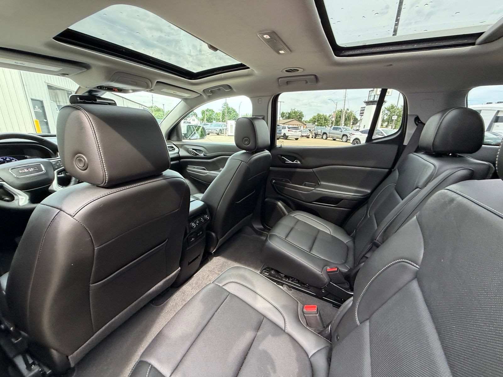 Used 2023 GMC Acadia SLT w/ Technology Package AWD/4WD image 24