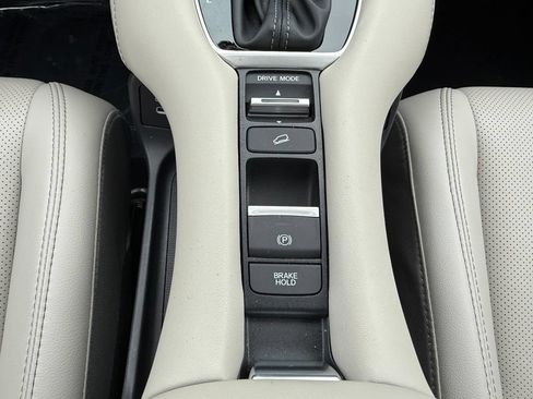 Used 2025 Honda HR-V EX-L image 14