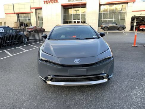 New 2026 Toyota Prius Plug-In Hybrid FWD image 3