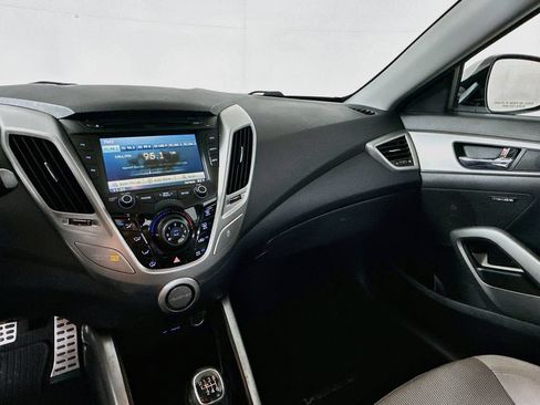 Used 2014 Hyundai Veloster w/ Style Package 02 FWD image 18