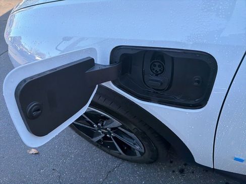 New 2026 Chevrolet Equinox EV LT image 40