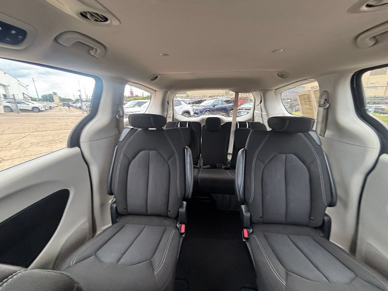 Used 2023 Chrysler Voyager LX FWD image 39