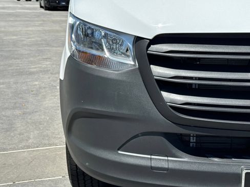 Used 2025 Mercedes-Benz Sprinter 2500 image 7