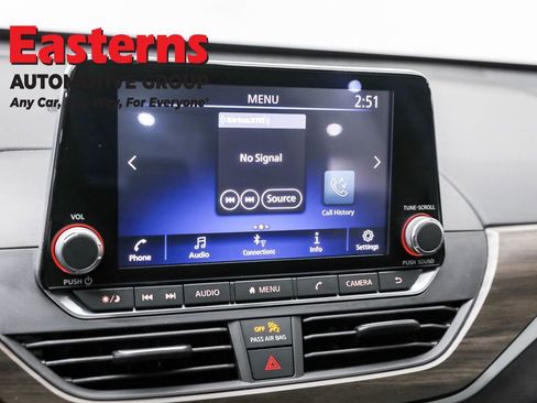 Used 2024 Nissan Altima 2.5 SV image 19