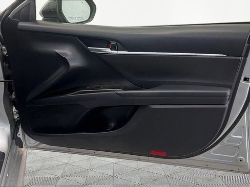 Used 2022 Toyota Camry SE FWD image 29