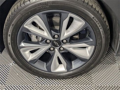 Certified 2023 Chevrolet Bolt EUV LT w/ Convenience Package image 8