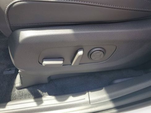 New 2026 Kia Carnival FWD image 7
