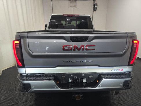 Used 2025 GMC Sierra 2500 AT4 w/ AT4 Premium Plus Package AWD/4WD image 7