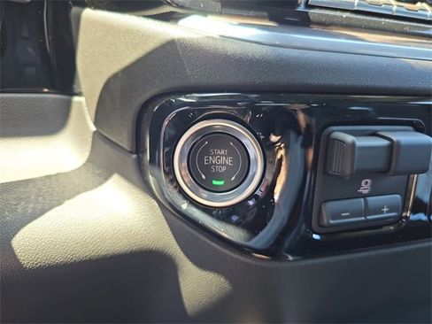 New 2025 GMC Sierra 2500 SLT w/ SLT Premium Package image 29