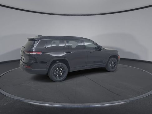 New 2026 Jeep Grand Cherokee L 4WD image 17