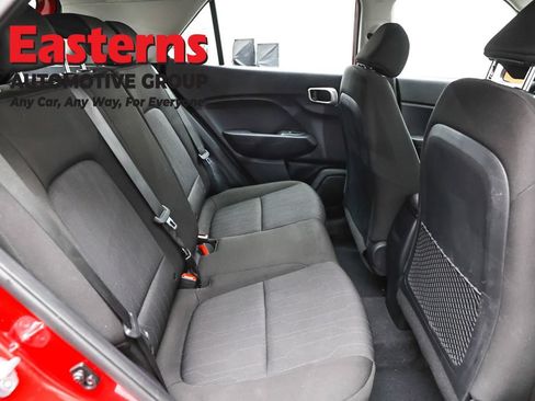 Used 2025 Hyundai Venue SE FWD image 23