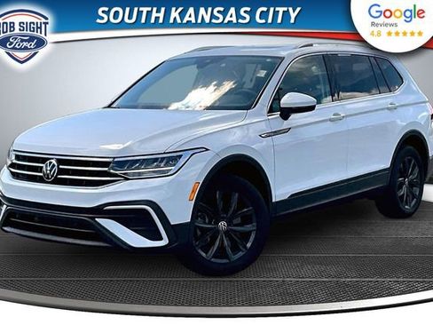 Used 2024 Volkswagen Tiguan SE w/ Panoramic Sunroof Package AWD/4WD image 1