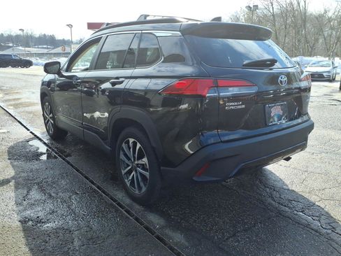 Certified 2023 Toyota Corolla Cross XLE w/ Convenience Package image 3