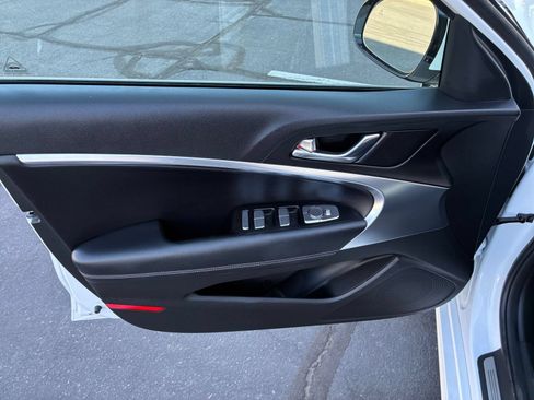 Used 2026 Genesis G70 2.5T RWD image 18