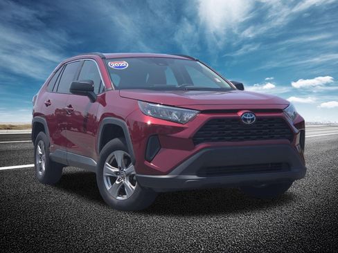 Used 2022 Toyota RAV4 LE AWD/4WD image 2