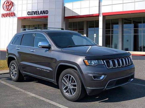 Used 2018 Jeep Grand Cherokee Limited image 2