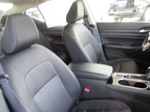 Used 2024 Nissan Altima 2.5 SV w/ SV Premium Package image 28