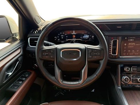 Used 2023 GMC Yukon Denali Ultimate AWD/4WD image 13