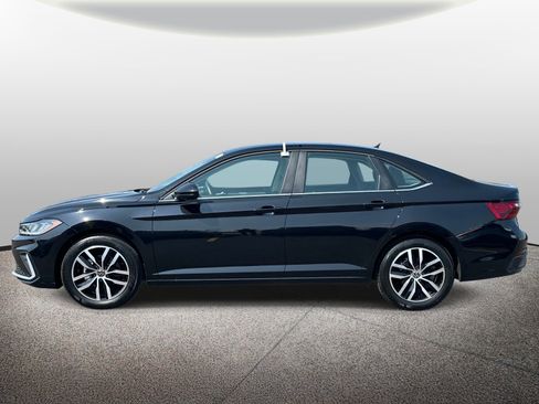 Used 2025 Volkswagen Jetta SE w/ Sunroof Package FWD image 2