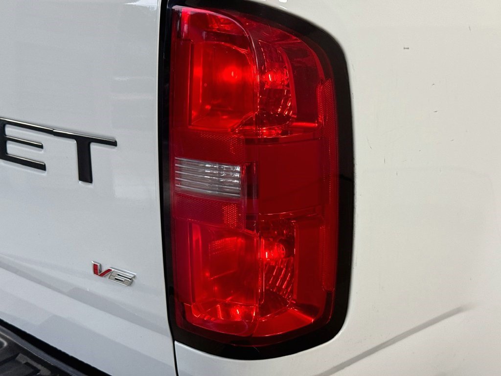 Used 2022 Chevrolet Colorado W/T RWD image 30