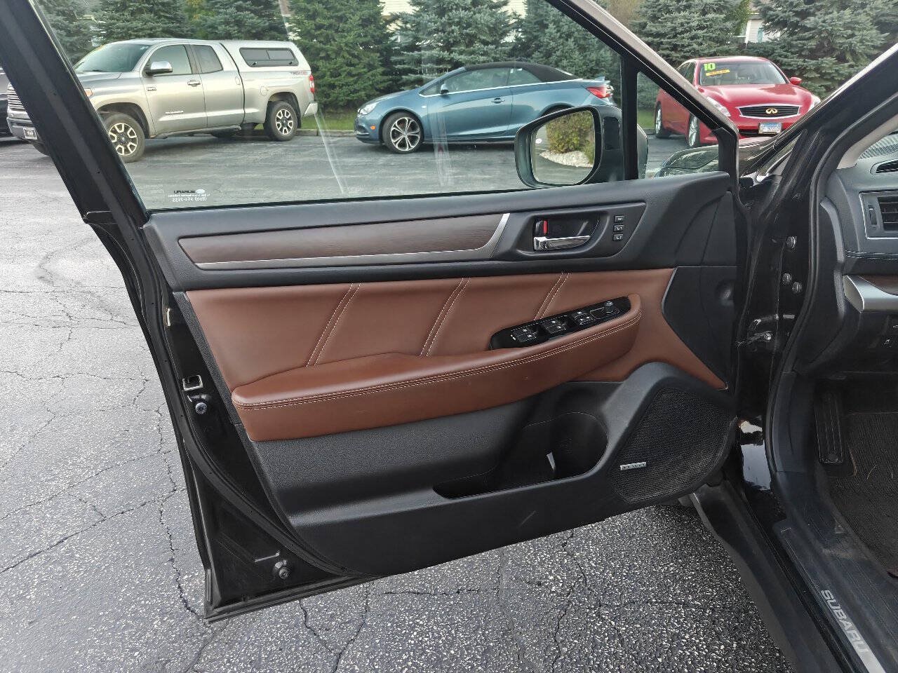 Used 2018 Subaru Outback 3.6R Touring w/ Popular Package #3 AWD/4WD image 9