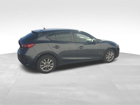Used 2018 MAZDA MAZDA3 Sport image 5