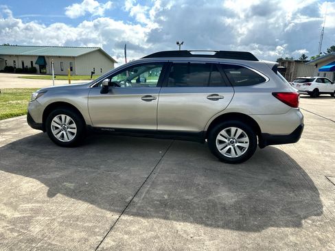 Used 2019 Subaru Outback 2.5i Premium w/ Popular Package #2 image 4