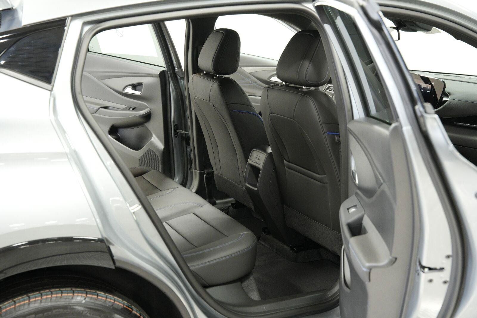 New 2026 Buick Envista Sport Touring w/ Convenience I Package FWD image 13