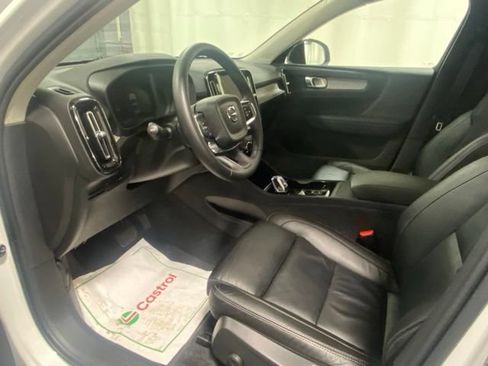 Used 2023 Volvo XC40 B5 Plus w/ Driver Assist Package AWD/4WD image 9