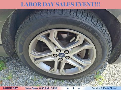 Used 2017 Ford Edge Titanium w/ Equipment Group 301A AWD/4WD image 10