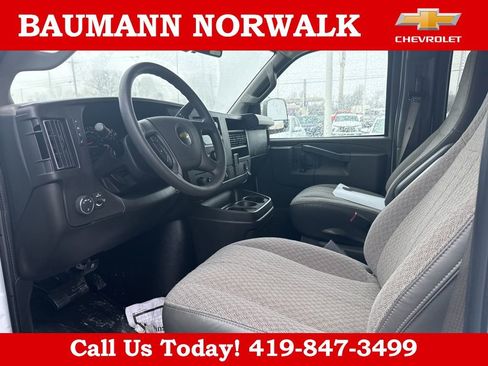Used 2024 Chevrolet Express 3500 LT w/ LT Preferred Equipment Group image 3