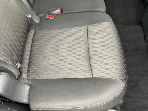 Used 2019 Nissan Rogue SV FWD image 36