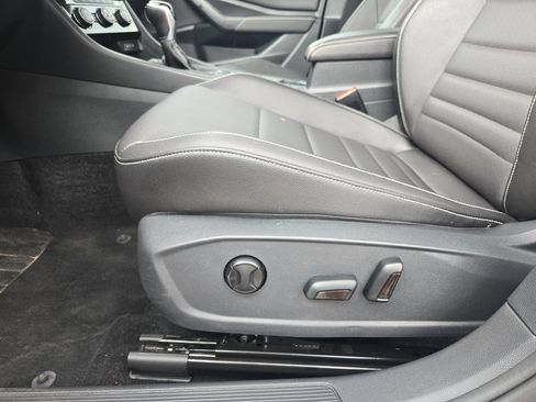 Used 2024 Volkswagen Jetta SE FWD image 21