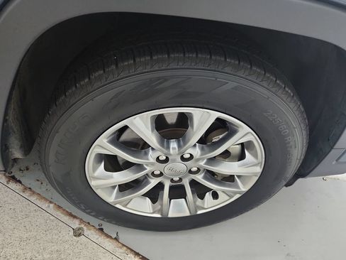 Certified 2021 Jeep Cherokee Latitude Lux w/ Comfort/Convenience Group FWD image 36