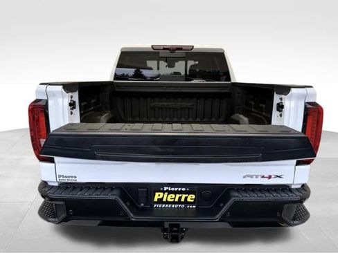 Used 2024 GMC Sierra 1500 AT4X image 4