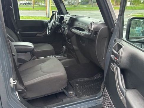 Used 2017 Jeep Wrangler Unlimited Sport w/ Quick Order Package 24S image 18