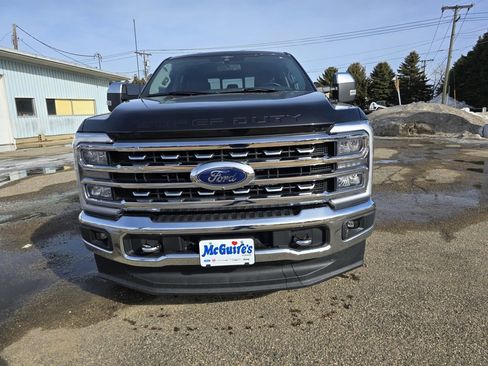 Used 2023 Ford F250 Lariat w/ Chrome Package image 3