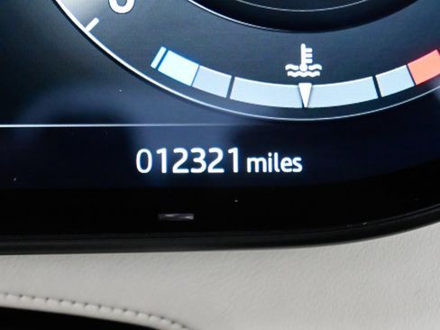 Used 2023 Land Rover Range Rover SE image 78