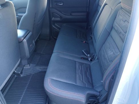 Used 2025 Nissan Frontier PRO-4X image 13