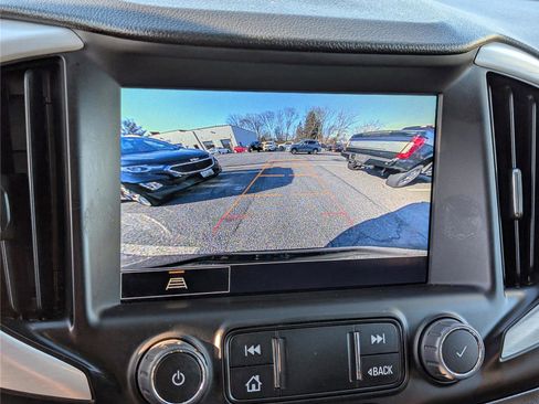 Used 2023 GMC Terrain SLT image 28