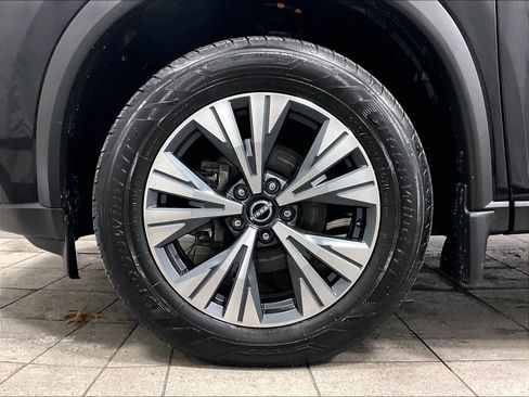 Used 2023 Nissan Rogue SV image 7